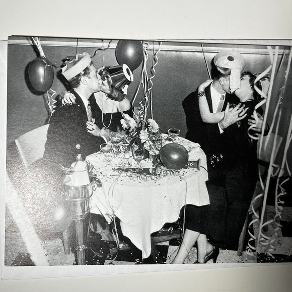 New Year’s Greeting Cards Bundle‎ of 3 Assorted Designs (New) - Picture 5 of 10